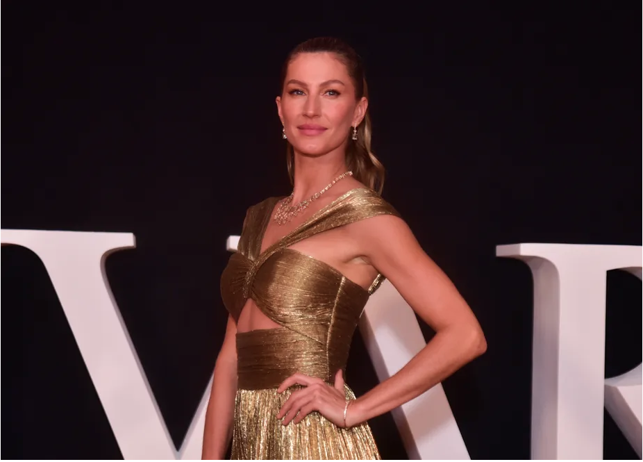 No momento, você está visualizando Gisele Bündchen recebe famosos em festa de joalheria