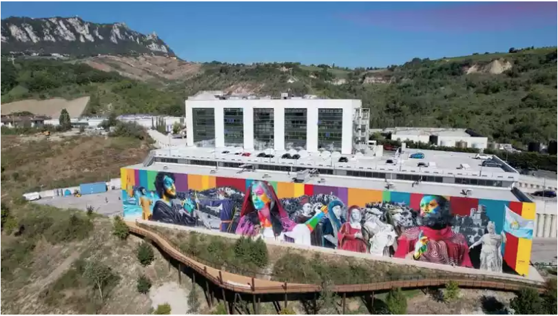 No momento, você está visualizando Mural de Eduardo Kobra é atração turística em San Marino, Europa