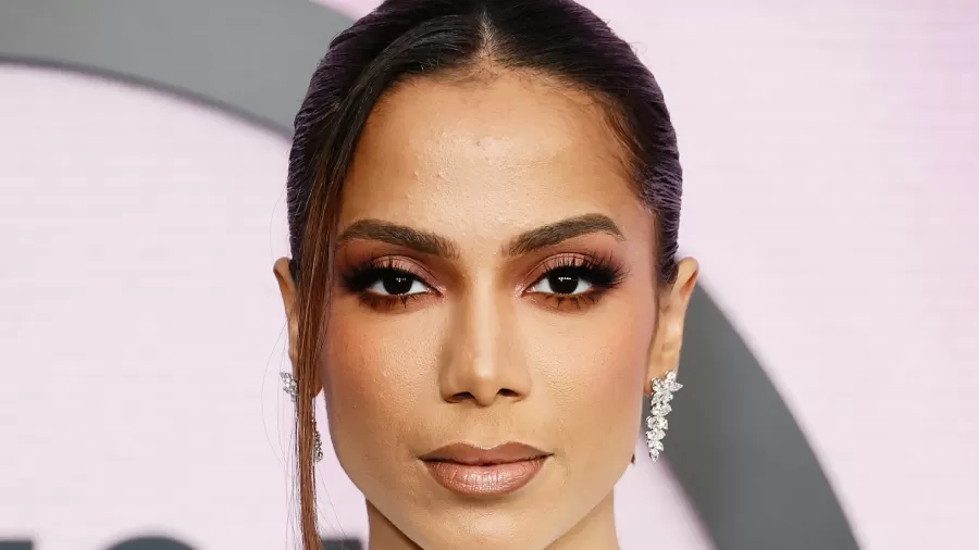 No momento, você está visualizando Anitta fez Ozonioterapia nos EUA, não é recomendada no Brasil