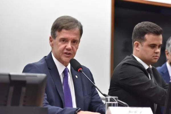 No momento, você está visualizando Bancada da bala aprova “pacote de bondade” a policiais