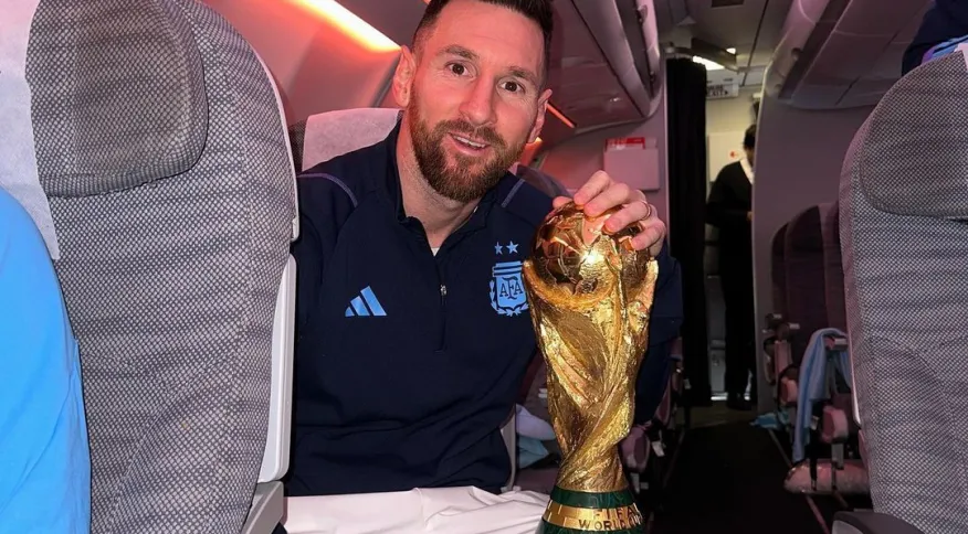 No momento, você está visualizando Campeões do mundo são recebidos como heróis na  Argentina