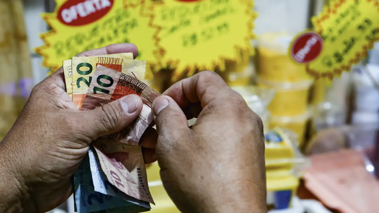 No momento, você está visualizando Mercado reduz previsão de inflação para 2022 e eleva para 2023, 2024
