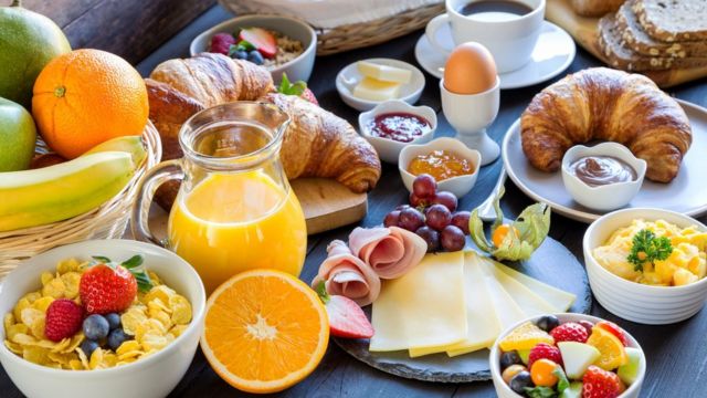 No momento, você está visualizando Nutricionistas ensinam alimentos para curar ressaca