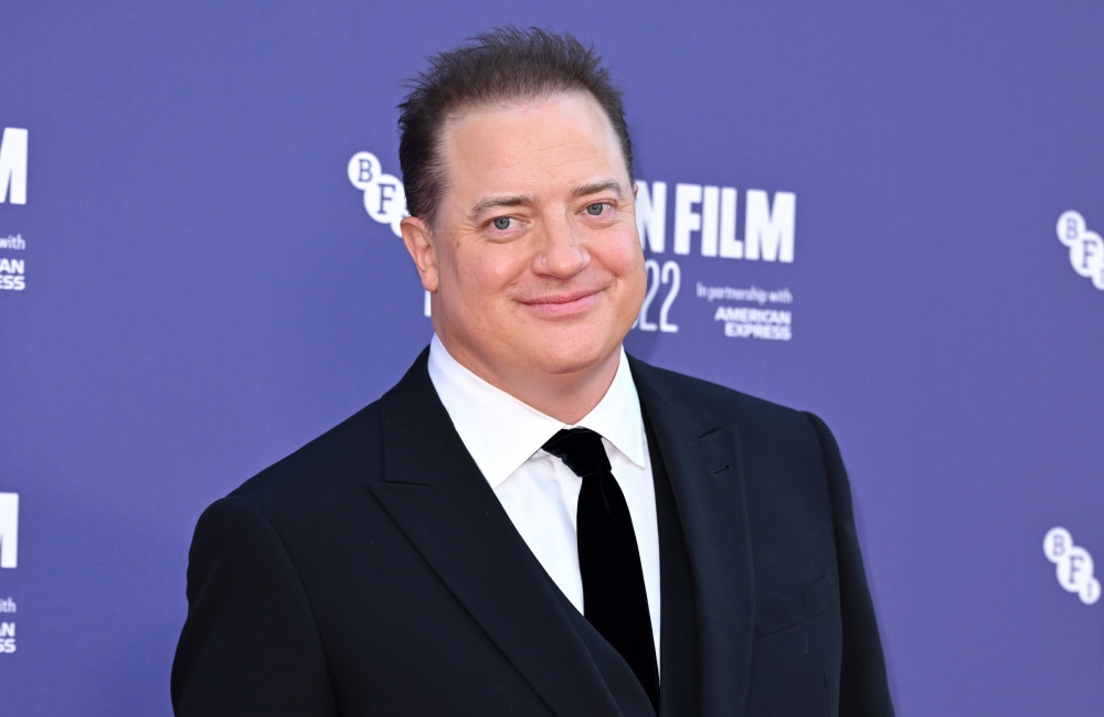 No momento, você está visualizando Brendan Fraser chora durante discurso em prêmio pré-Oscar