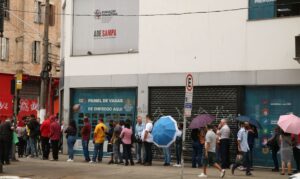 Leia mais sobre o artigo Dezembro fecha com saldo negativo de 431.011 empregos, diz Novo Caged
