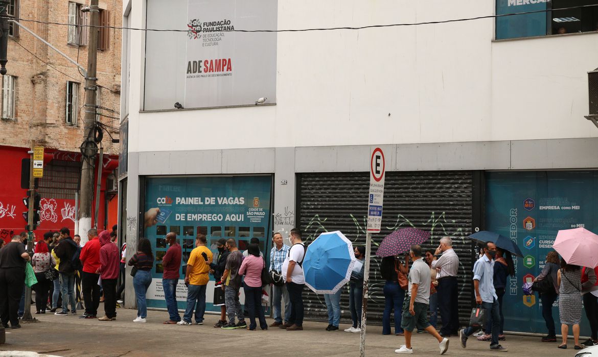 No momento, você está visualizando Dezembro fecha com saldo negativo de 431.011 empregos, diz Novo Caged