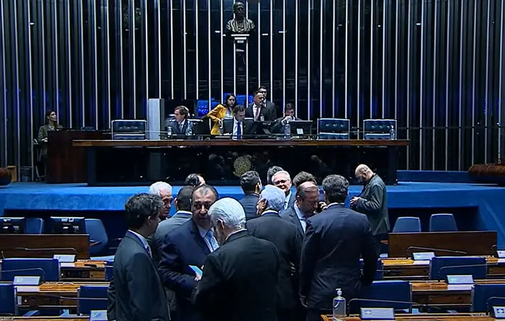 No momento, você está visualizando Senado aprova intervenção federal na segurança pública do DF