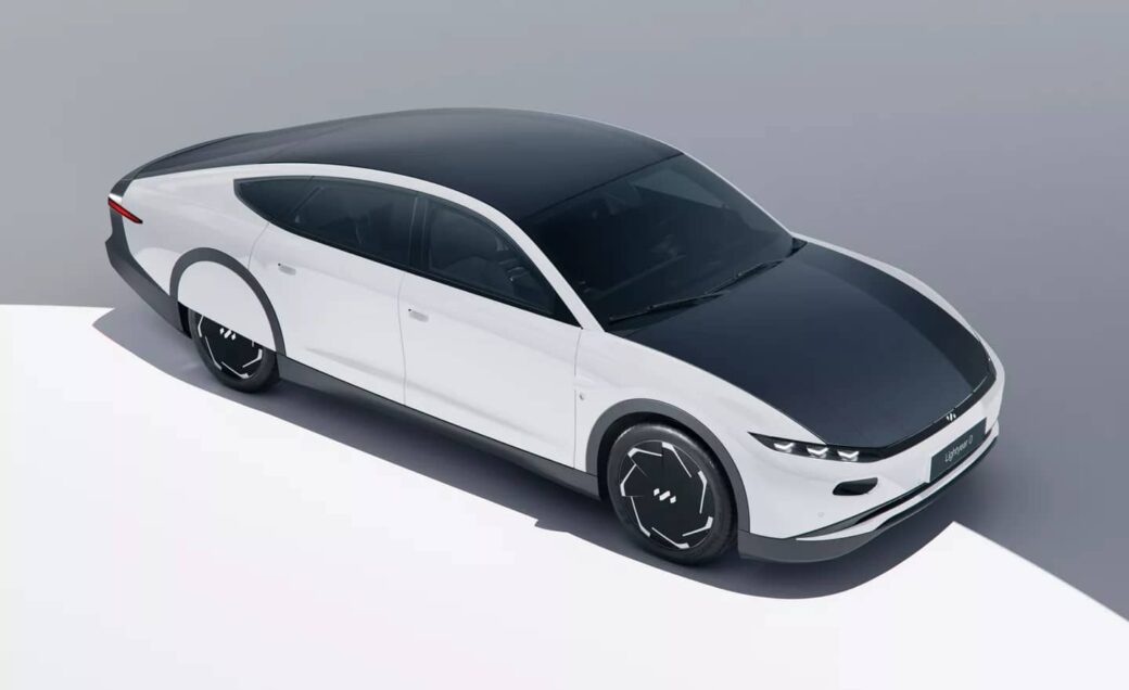 No momento, você está visualizando Carro que funciona por energia solar fica meses sem carregar