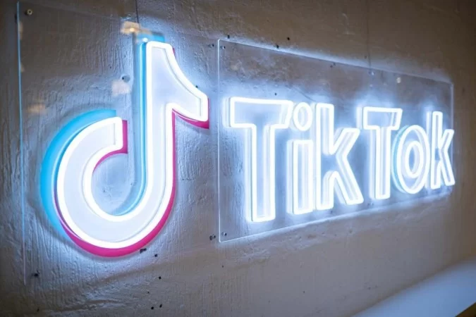 No momento, você está visualizando Comissão Europeia veta o TikTok dos smartphones