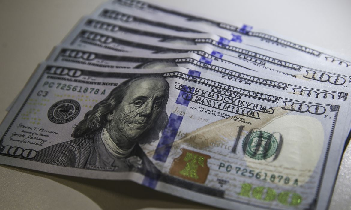 No momento, você está visualizando Contas externas têm saldo negativo de US$ 8,8 bilhões em janeiro
