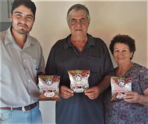 Leia mais sobre o artigo Produtor de café recebe orientação da Empaer desde o cultivo