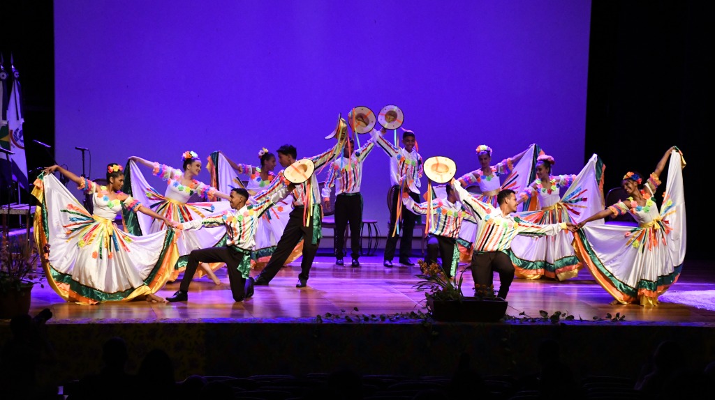 No momento, você está visualizando UFMT: Teatro para o artista e seu respeitável público