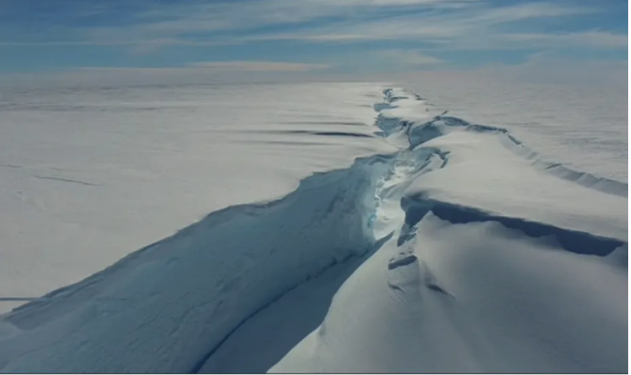 No momento, você está visualizando Desprende iceberg maior que SP, alerta comunidade científica