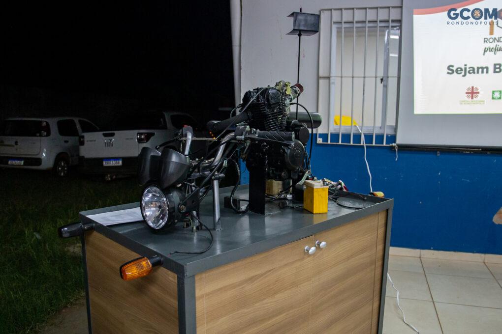 No momento, você está visualizando Seciti realiza aula inaugural de curso de mecânica de moto