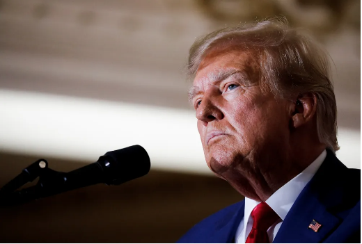 No momento, você está visualizando Horas após acusação, Trump faz discurso com críticas