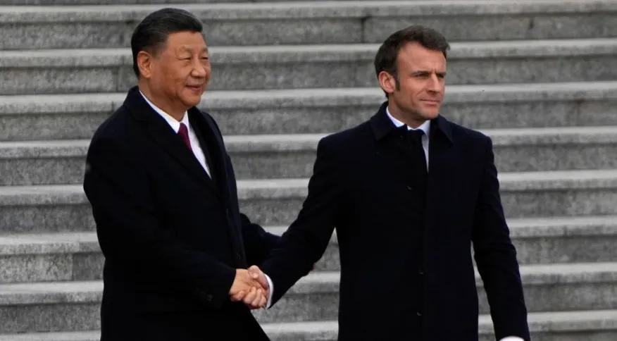 No momento, você está visualizando Macron pede a Xi Jinping que interceda com Rússia