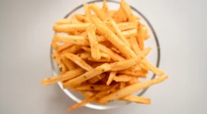 Leia mais sobre o artigo Pesquisa sugere que batata frita pode estar ligado à depressão