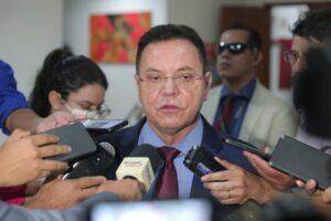 Leia mais sobre o artigo Botelho rebate e diz que suspender intervenção seria prejudicial