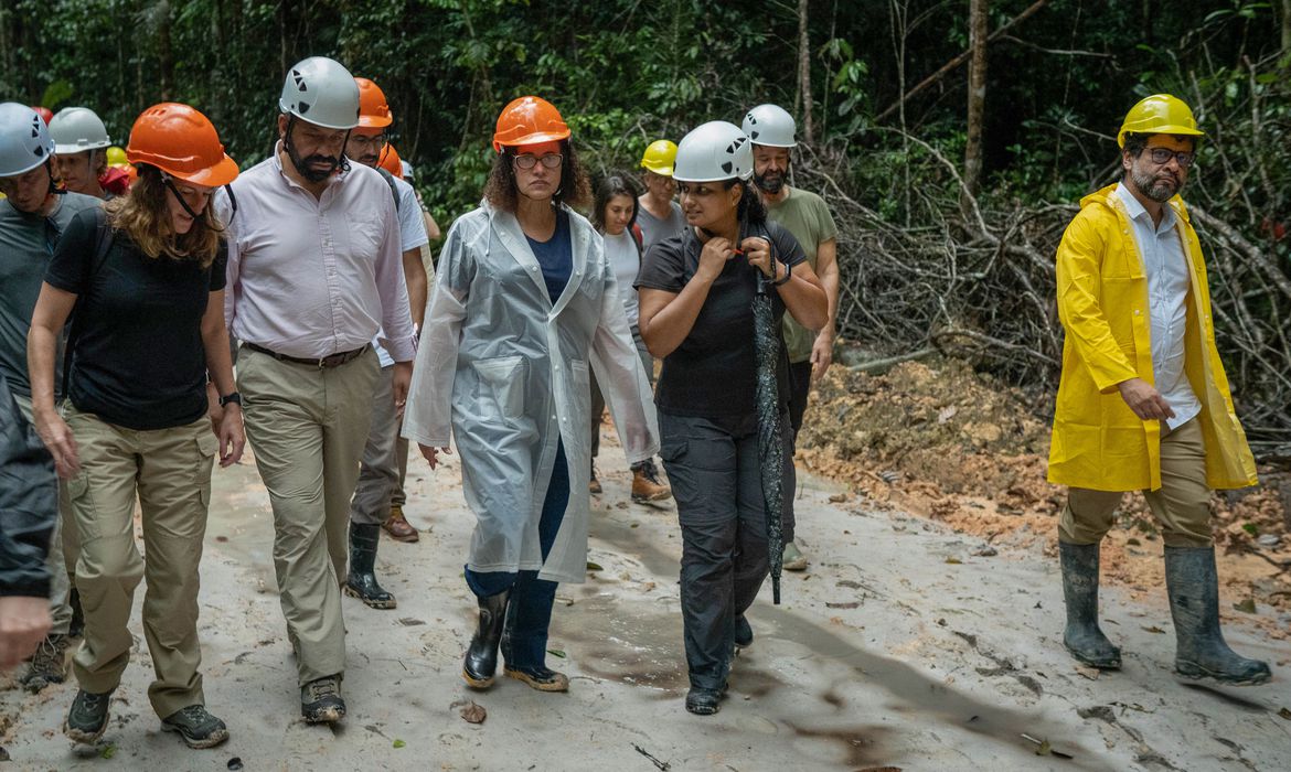 No momento, você está visualizando Brasil e Reino Unido anunciam aportes em projeto ambiental na Amazônia