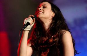 Leia mais sobre o artigo Alanis Morissette anuncia show no Brasil