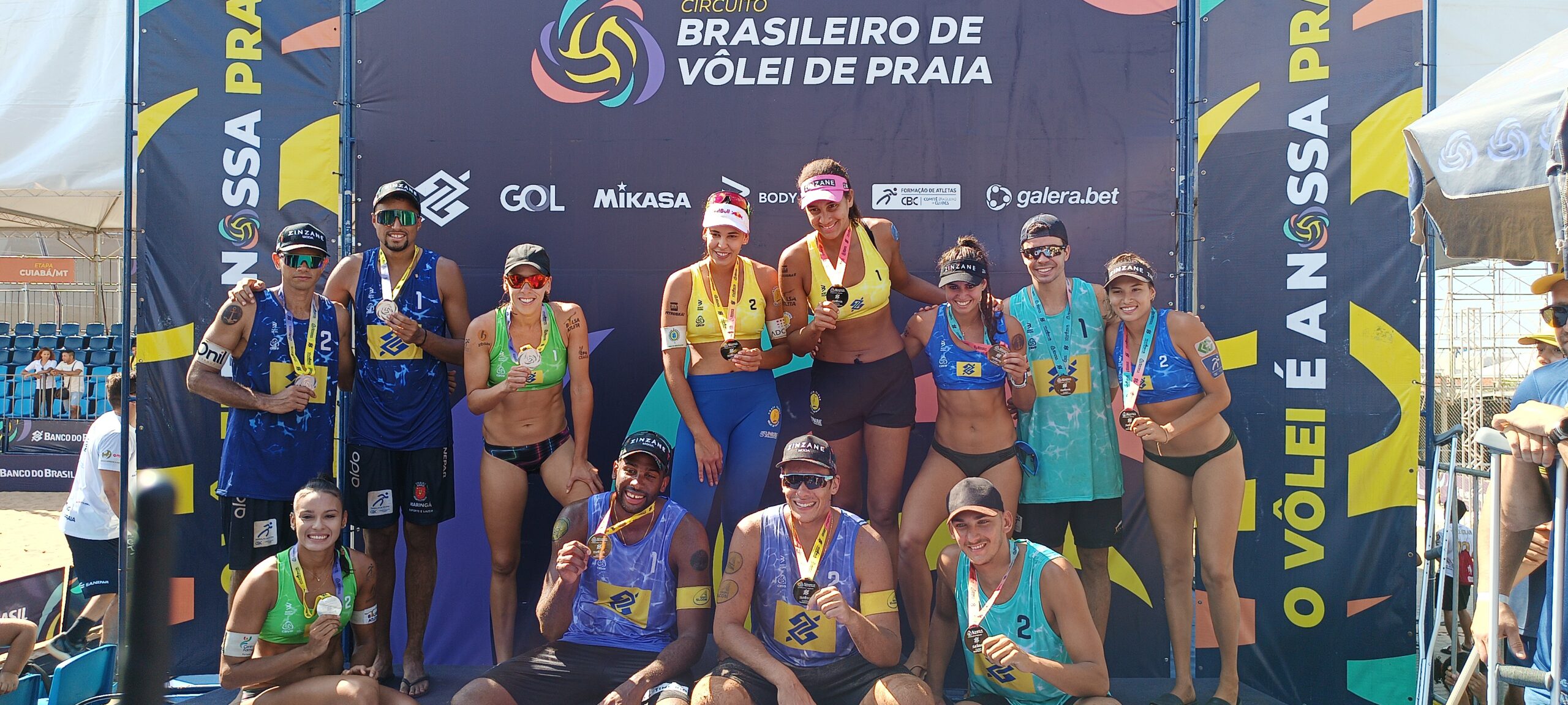 No momento, você está visualizando Duda e Ana Paula e Evandro e Arthur campeões no vôlei de praia