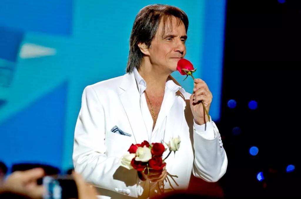 No momento, você está visualizando DIA DOS NAMORADOS: rei Roberto Carlos faz show em Cuiabá