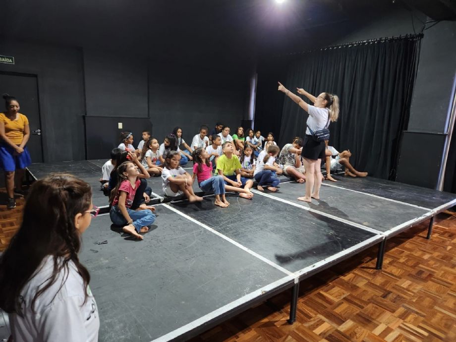 No momento, você está visualizando Coletivo Cuiabá apresenta peça teatral no Cine Teatro