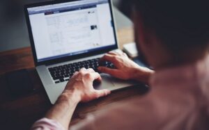Leia mais sobre o artigo EMPREGO: Como fazer uma carta de apresentação