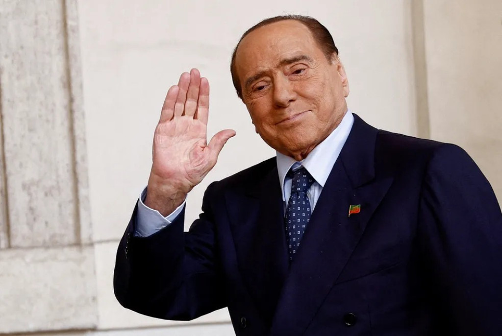 No momento, você está visualizando Morre ex-primeiro-ministro italiano Silvio Berlusconi