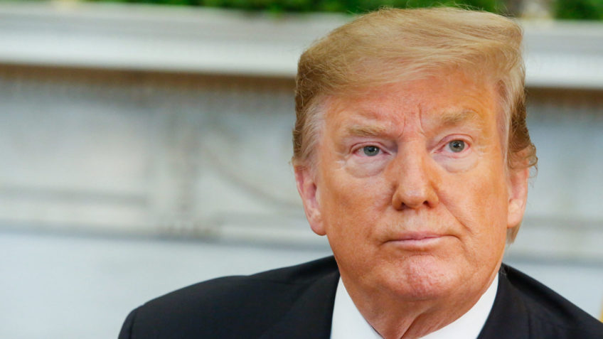 No momento, você está visualizando Trump comparece a tribunal da Flórida por acusações criminais