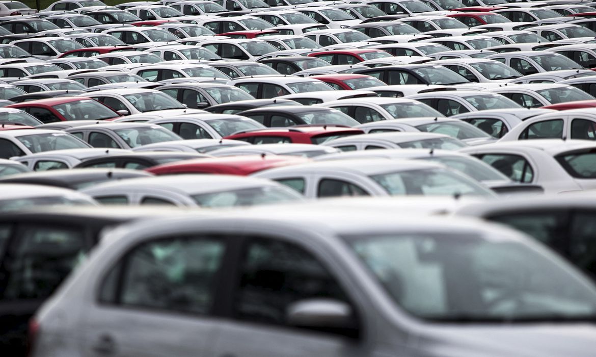 No momento, você está visualizando Volkswagen suspende produção de carros no país