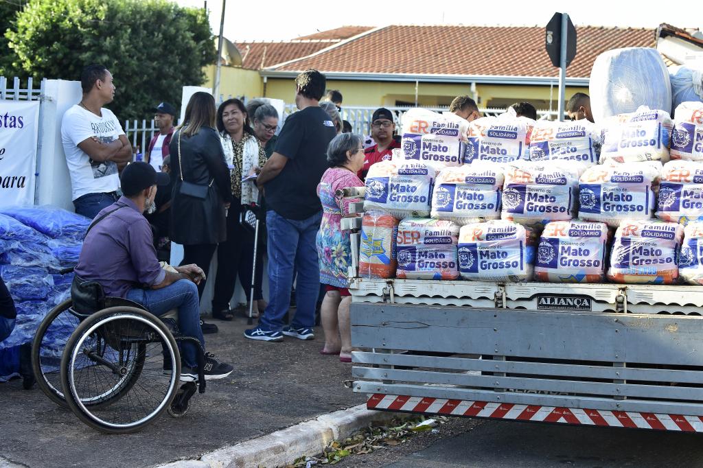 No momento, você está visualizando Governo entrega mais de 26 mil cestas de produtos alimentícios