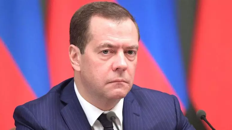 No momento, você está visualizando MEDVEDEV: Rússia poderá usar armas nucleares contra a Ucrânia