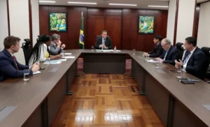 Leia mais sobre o artigo Ministro se reúne para discutir a redução da lista de frigoríficos ao governo chinês