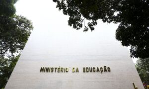 Leia mais sobre o artigo MEC estuda retomar programa para profissionais da educação
