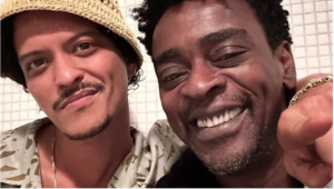 Leia mais sobre o artigo Seu Jorge mostra encontro com Bruno Mars após o The Town