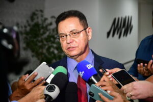 Leia mais sobre o artigo Botelho garante apoio a Fávaro em 2026, caso se filie ao PSD