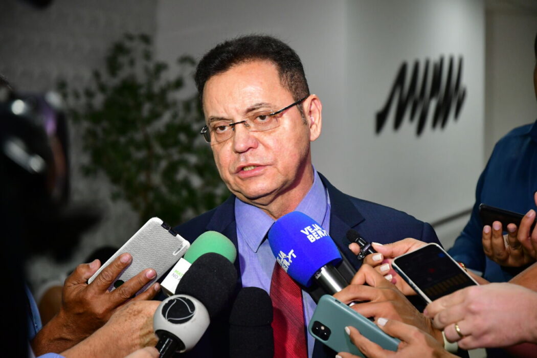 No momento, você está visualizando Botelho garante apoio a Fávaro em 2026, caso se filie ao PSD