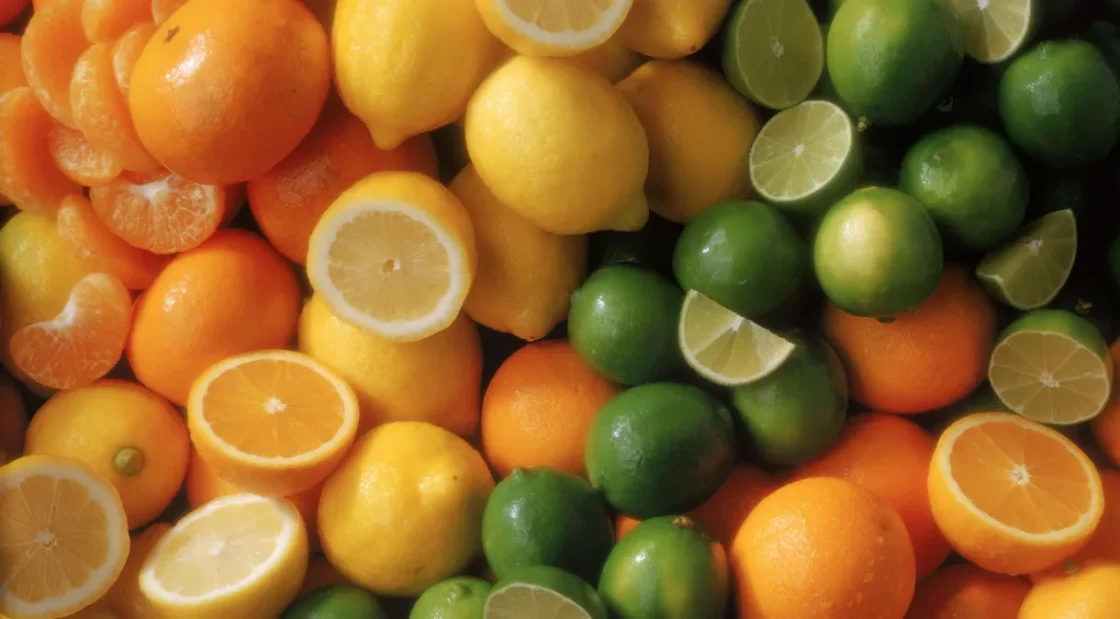 No momento, você está visualizando Confira 7 frutas e vegetais para consumir em dias de onda de calor
