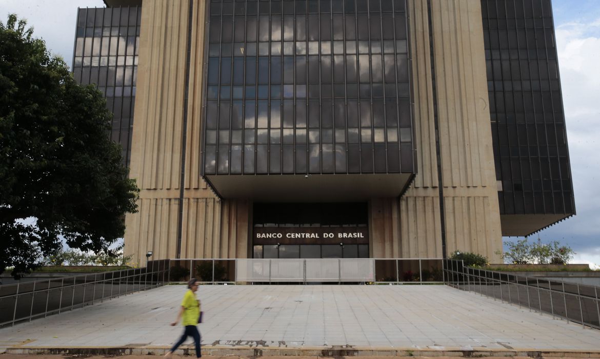 No momento, você está visualizando Copom inicia sexta reunião do ano sob expectativa de corte nos juros