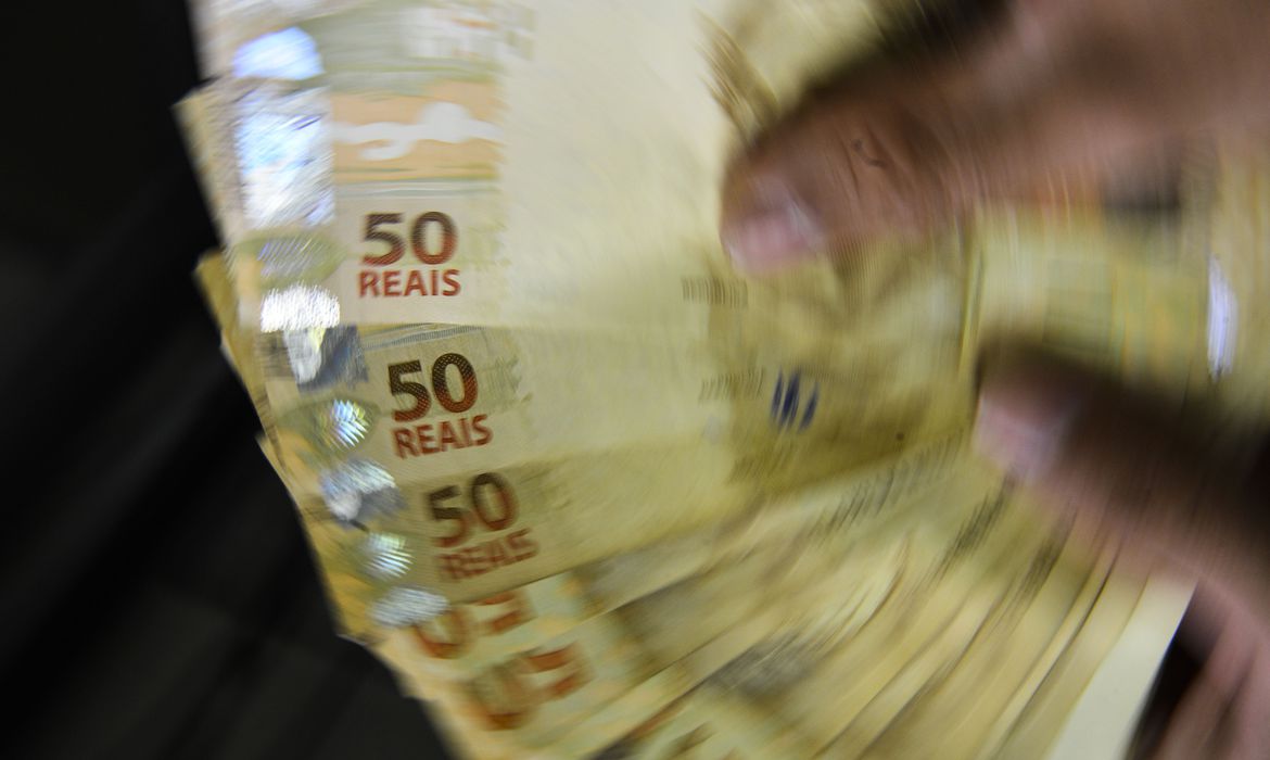 No momento, você está visualizando Desenrola Brasil conclui leilão com R$ 126 bi em descontos oferecidos