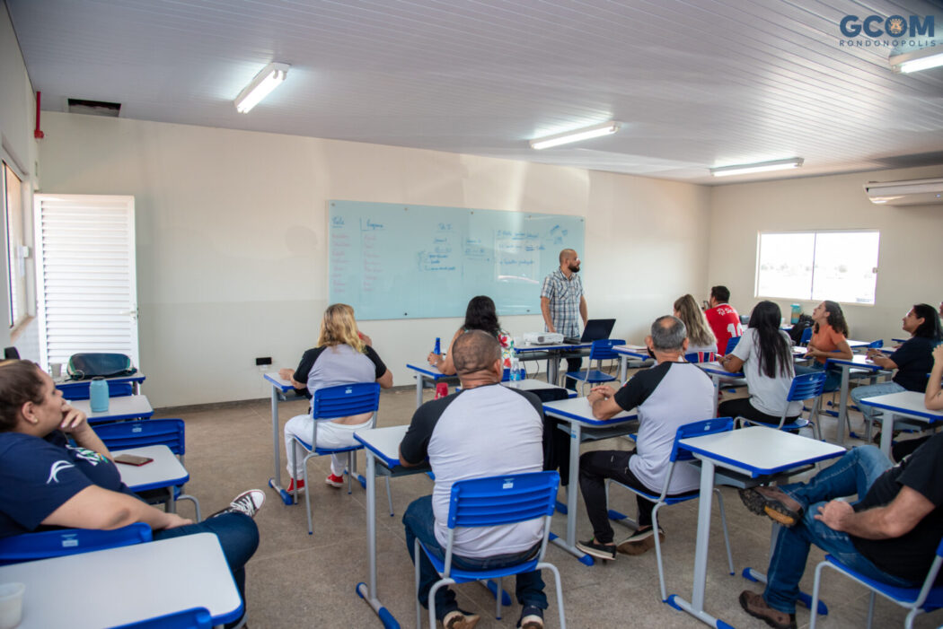 No momento, você está visualizando Estudantes já têm aulas no prédio construído pela Prefeitura para sediar a Unemat