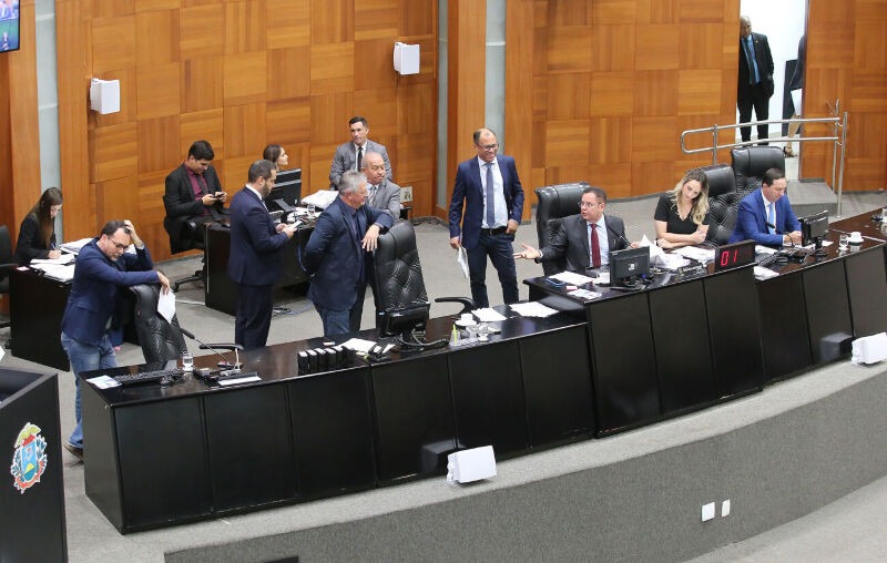 No momento, você está visualizando Projeto da ALMT coloca fim à ‘venda casada’ de água mineral no Estado