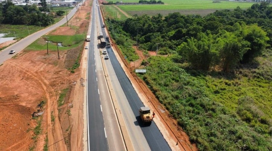 No momento, você está visualizando Governo de MT lança na segunda-feira (30) edital de R$ 650 mi para duplicação da BR-163
