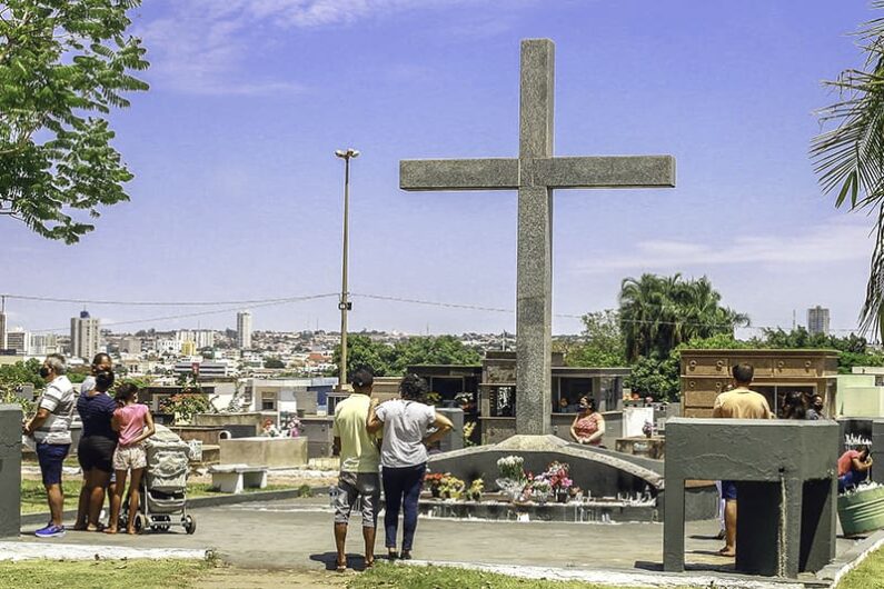 No momento, você está visualizando FINADOS: Já começa movimentação nos cemitérios de Rondonópolis