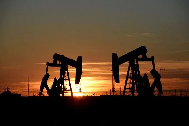 No momento, você está visualizando Petróleo sobe 5% após ataques terrestres de Israel em Gaza