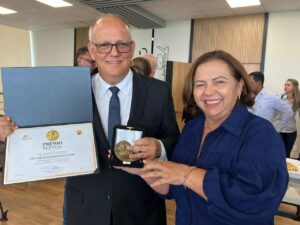 Leia mais sobre o artigo Prefeito Pátio recebe Prêmio Rui Barbosa de Gestão de Qualidade do TCE/MT