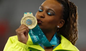 Leia mais sobre o artigo Rebeca Andrade conquista mais um ouro no Pan, agora na trave
