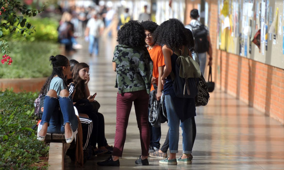 No momento, você está visualizando Senado aprova ampliação da Lei de Cotas e inclui quilombolas