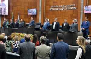 Leia mais sobre o artigo ALMT realiza sessão em homenagem aos 70 anos do TCE
